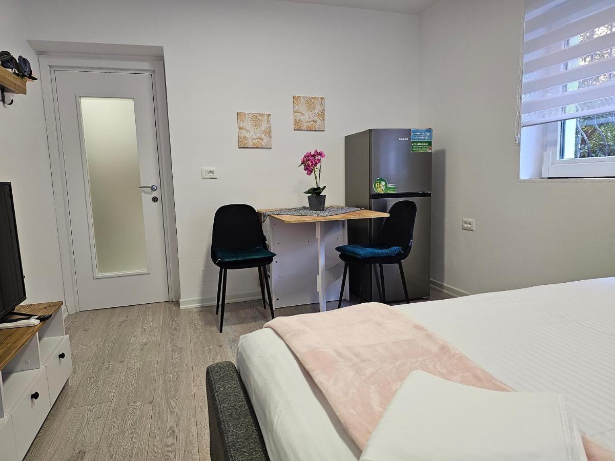 Tiny Rose Studio Тирана Екстериор снимка