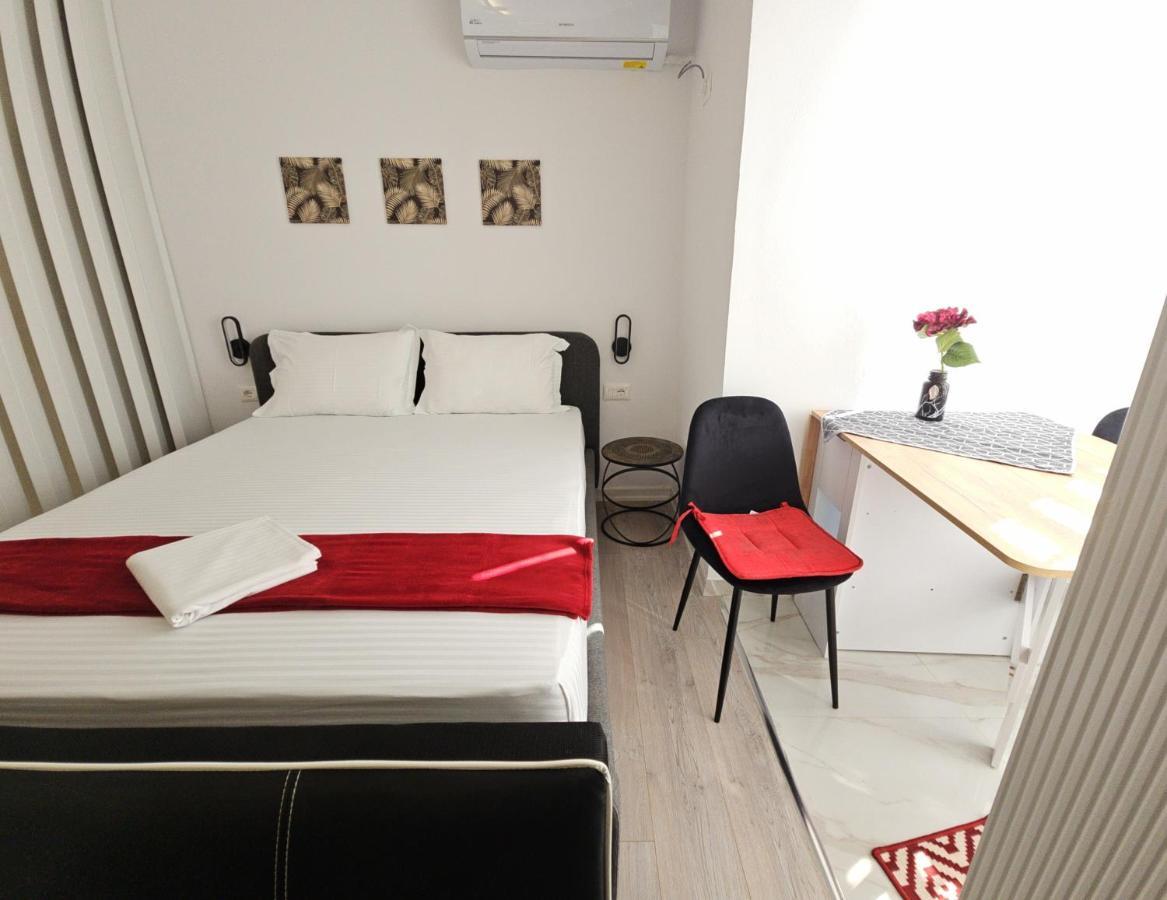 Tiny Rose Studio Тирана Екстериор снимка